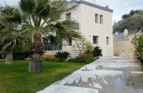 For Sale &#8211; Detached house 300 m²